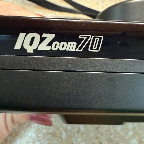 Pentax IQ Zoom 70 Black Macro 35mm Compact Point and Shoot with strap Camera - Picture 4 of 12